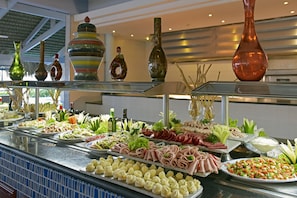 Free daily buffet breakfast - Iberostar Waves Dominicana - All Inclusive (Punta Cana)