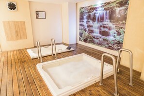 室内 SPA 浴缸