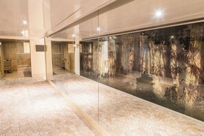 Couples treatment rooms, sauna, steam room