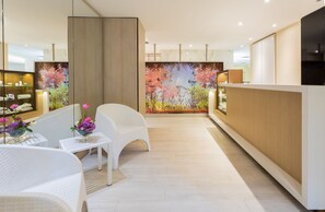 Couples treatment rooms, sauna, steam room
