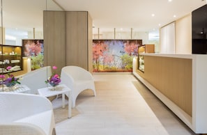 Couples treatment rooms, sauna, steam room