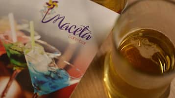 A menu from 'Maceta cafe-bar' with a glass of beer on the right.