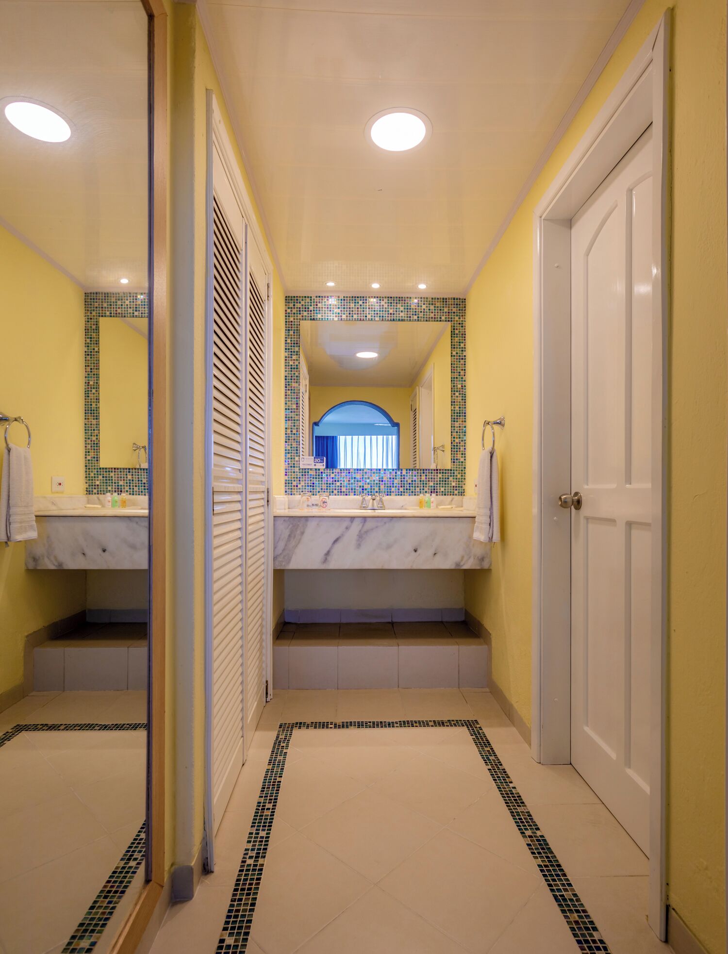 family room, 1 bedroom | bathroom | shower, free toiletries, hair dryer, towels