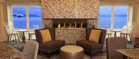 Coin salon dans le hall