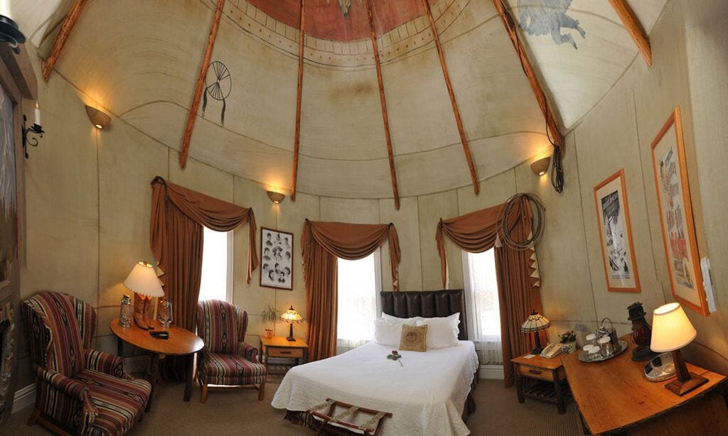 1 bedroom, hypo-allergenic bedding, in-room safe, laptop workspace