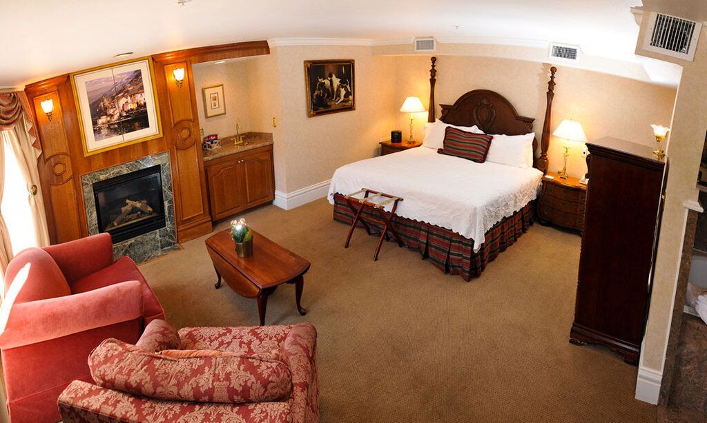 1 bedroom, hypo-allergenic bedding, in-room safe, laptop workspace