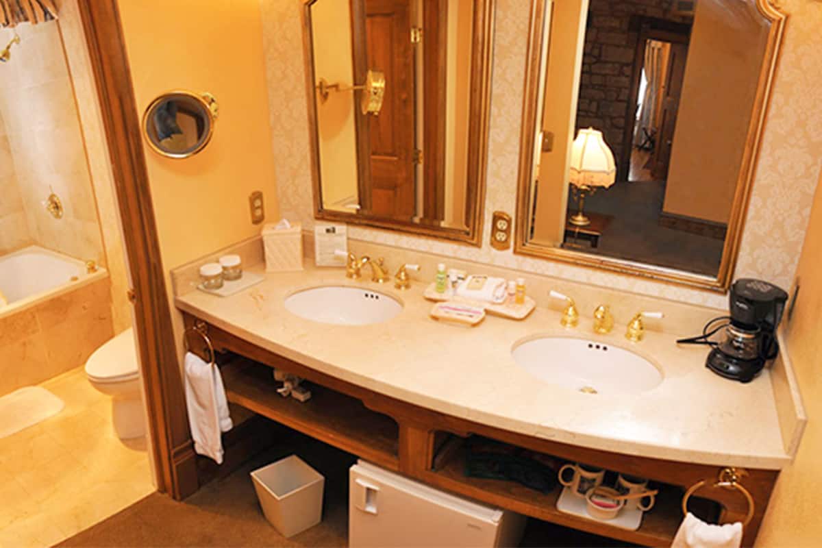 katherine lee bates suite | bathroom | designer toiletries, hair dryer, bathrobes, towels