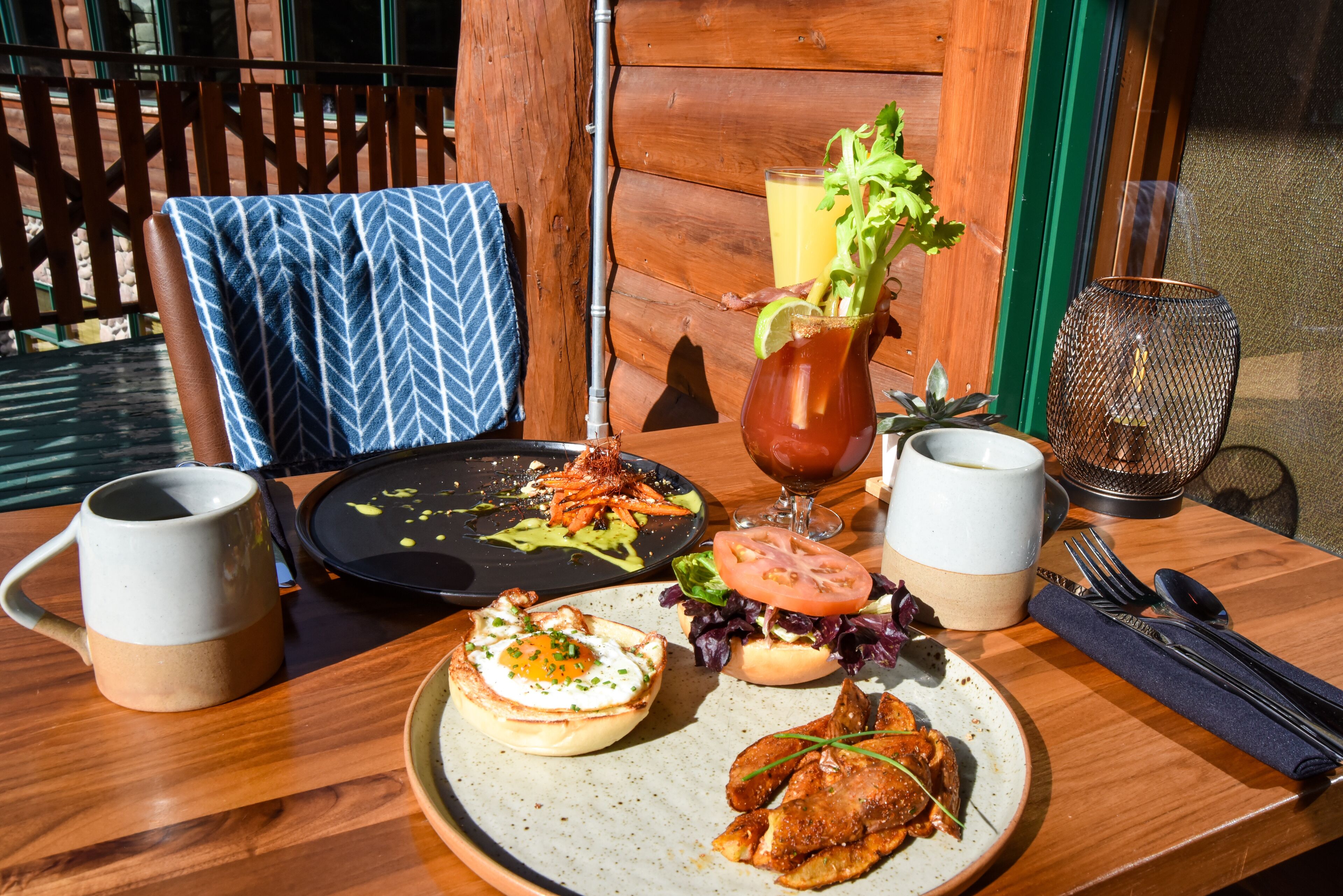 breakfast and dinner served