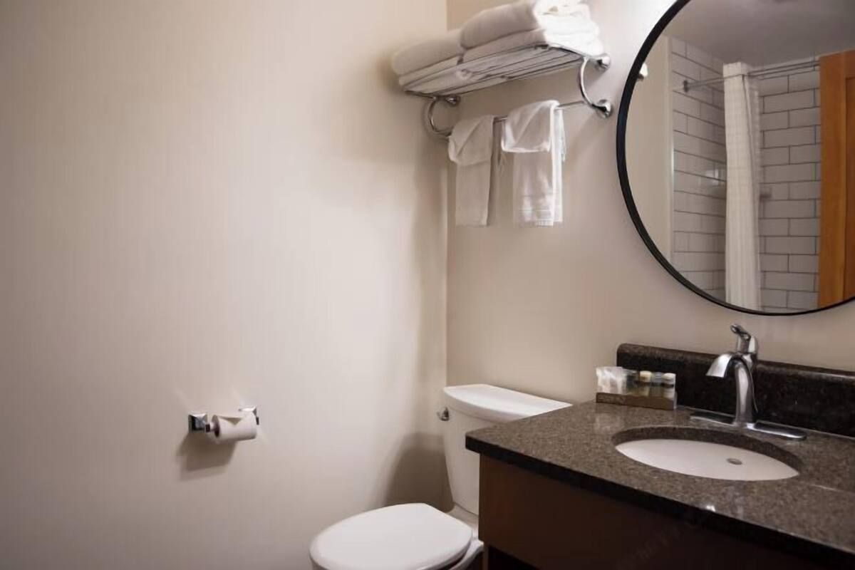 Ducha, artículos de higiene personal ecológicos y secador de pelo