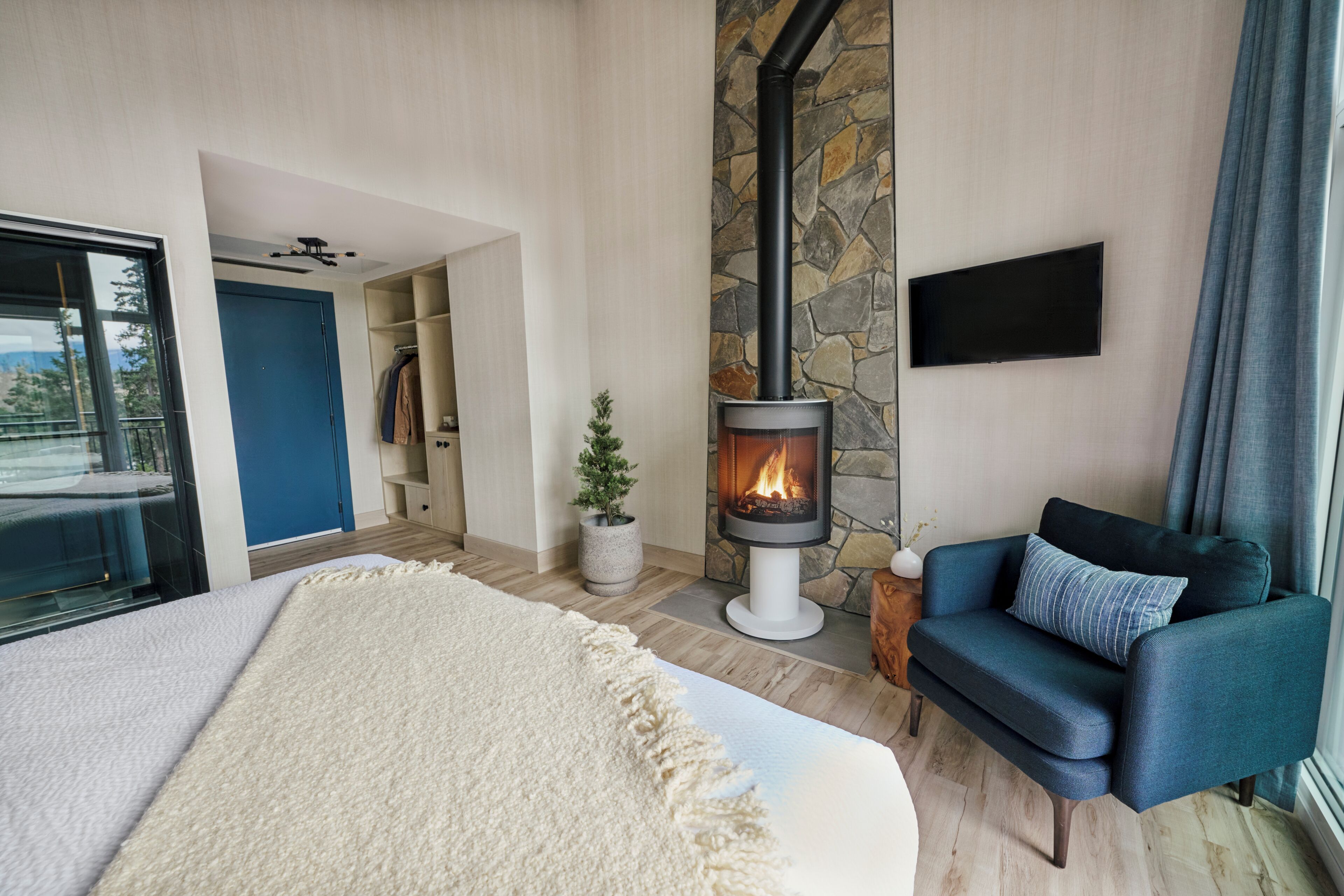 Pyramid Lake Lodge - Photos, Reviews & Rooms 2026 - Expedia