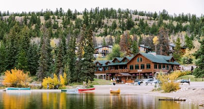Pyramid Lake Lodge