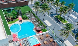 Indoor pool, 2 outdoor pools