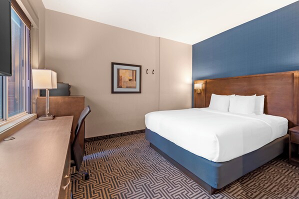 Habitación estándar, 1 cama Queen size, para no fumadores | Caja de seguridad en la habitación y escritorio 