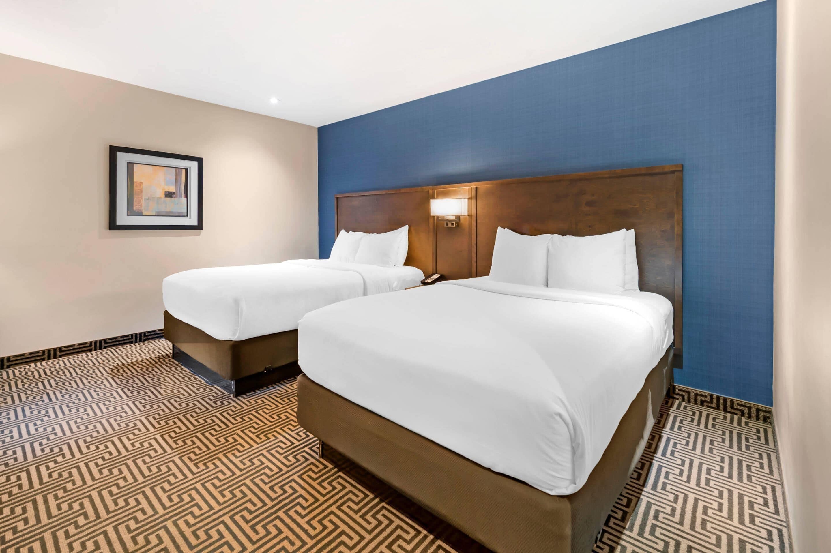 Standard-huone, 2 parisänkyä, tupakointi kielletty | Tallelokero huoneessa, työpöytä