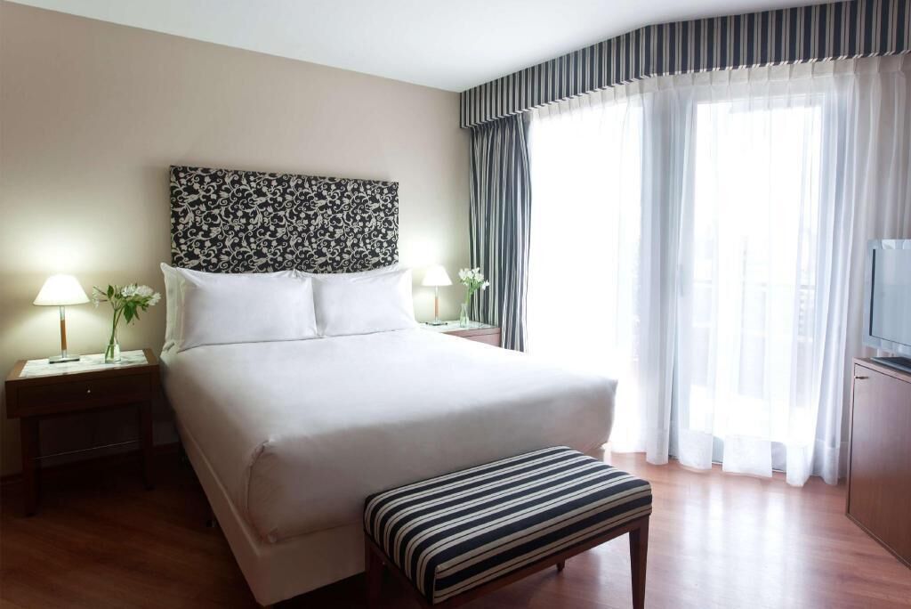 Premium bedding, down duvets, minibar, in-room safe