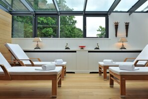 Body treatments, body scrubs, facials, 2 treatment rooms - Hardenberg BurgHotel (Norten-Hardenberg)