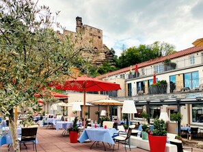 Dinner served - Hardenberg BurgHotel (Norten-Hardenberg)