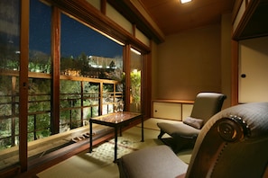 Traditional-Suite (Cypress Bath, YAMABUKI or SUZURAN)