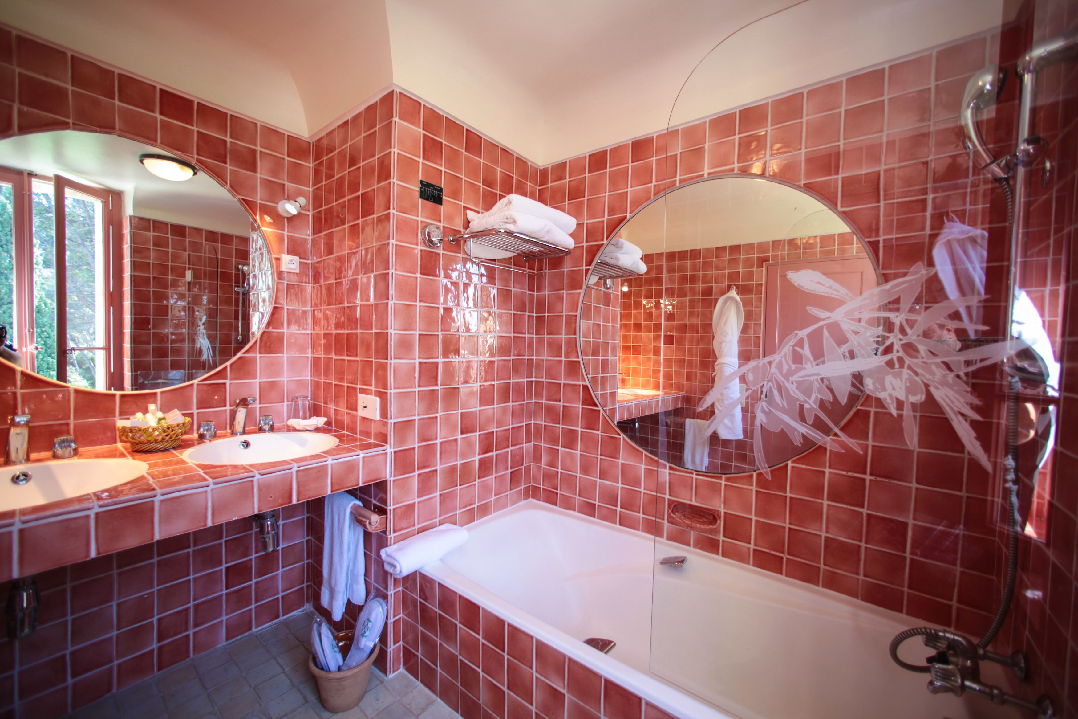 comfort double room | bathroom | free toiletries, hair dryer, bathrobes, towels