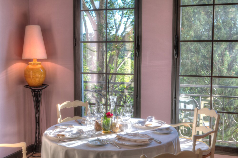 Auberge de Noves by null