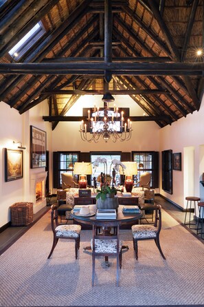 House (6) Cederberg) | Living area | 40-inch LCD TV with satellite channels - Bushmans Kloof Wilderness Reserve (Cederberg)