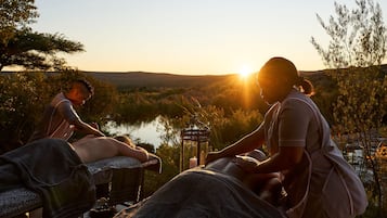 Couples treatment rooms, body treatments, aromatherapy