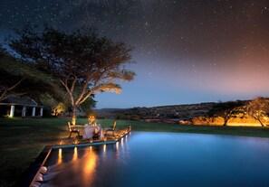 Aperto a colazione, pranzo e cena, con tavoli all'aperto