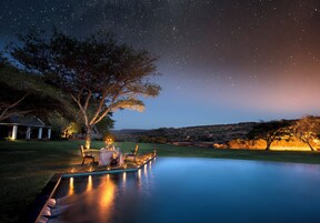 Breakfast, lunch, dinner served; alfresco dining