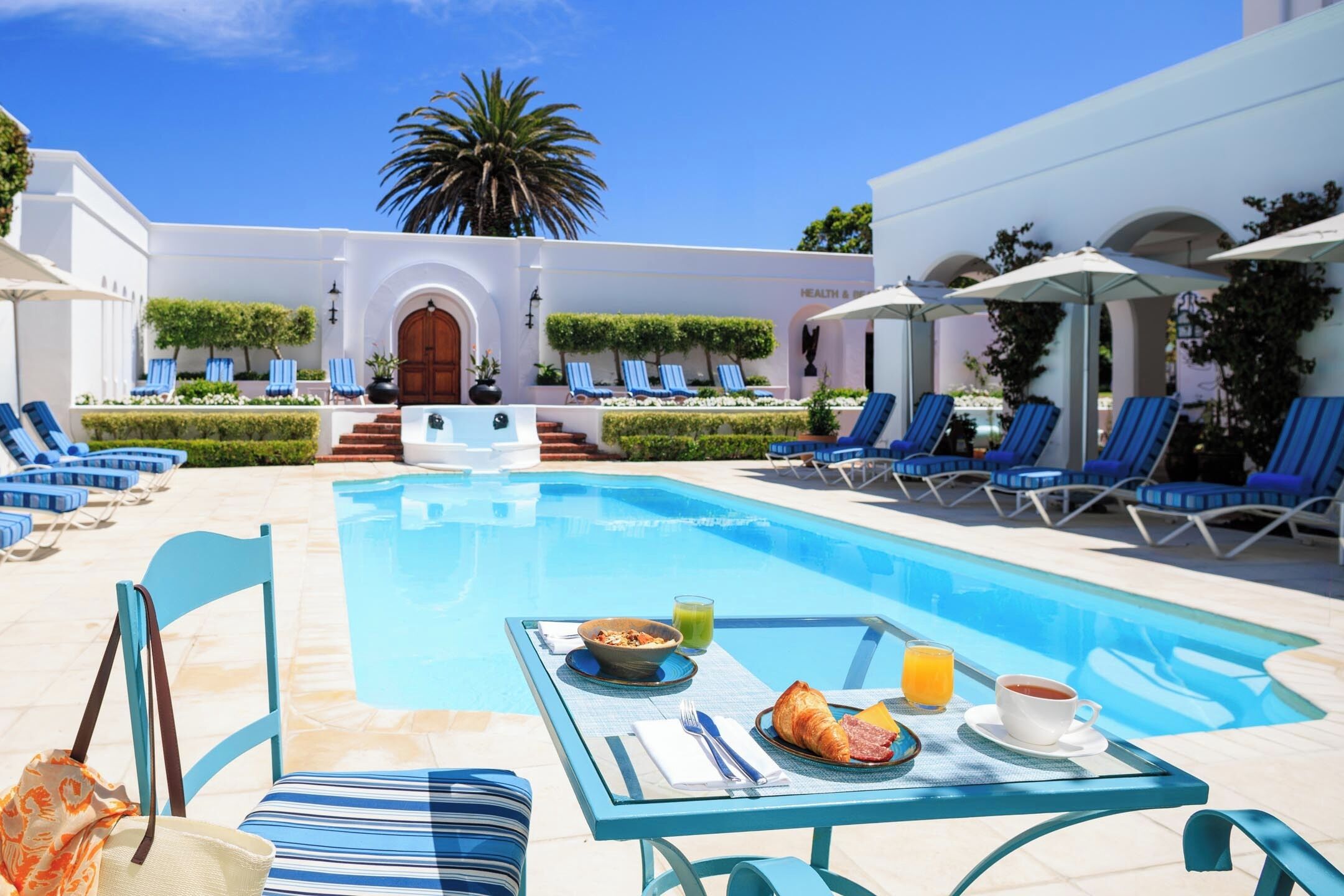 2 Restaurants, Frühstück, lokale Küche