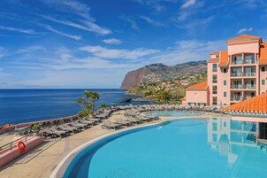 2 piscine all'aperto