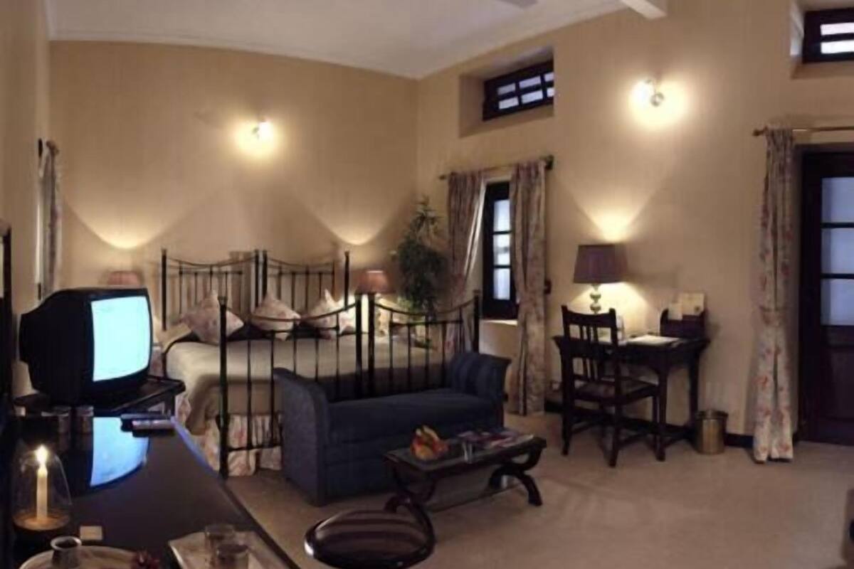 premium bedding, select comfort beds, minibar, in-room safe