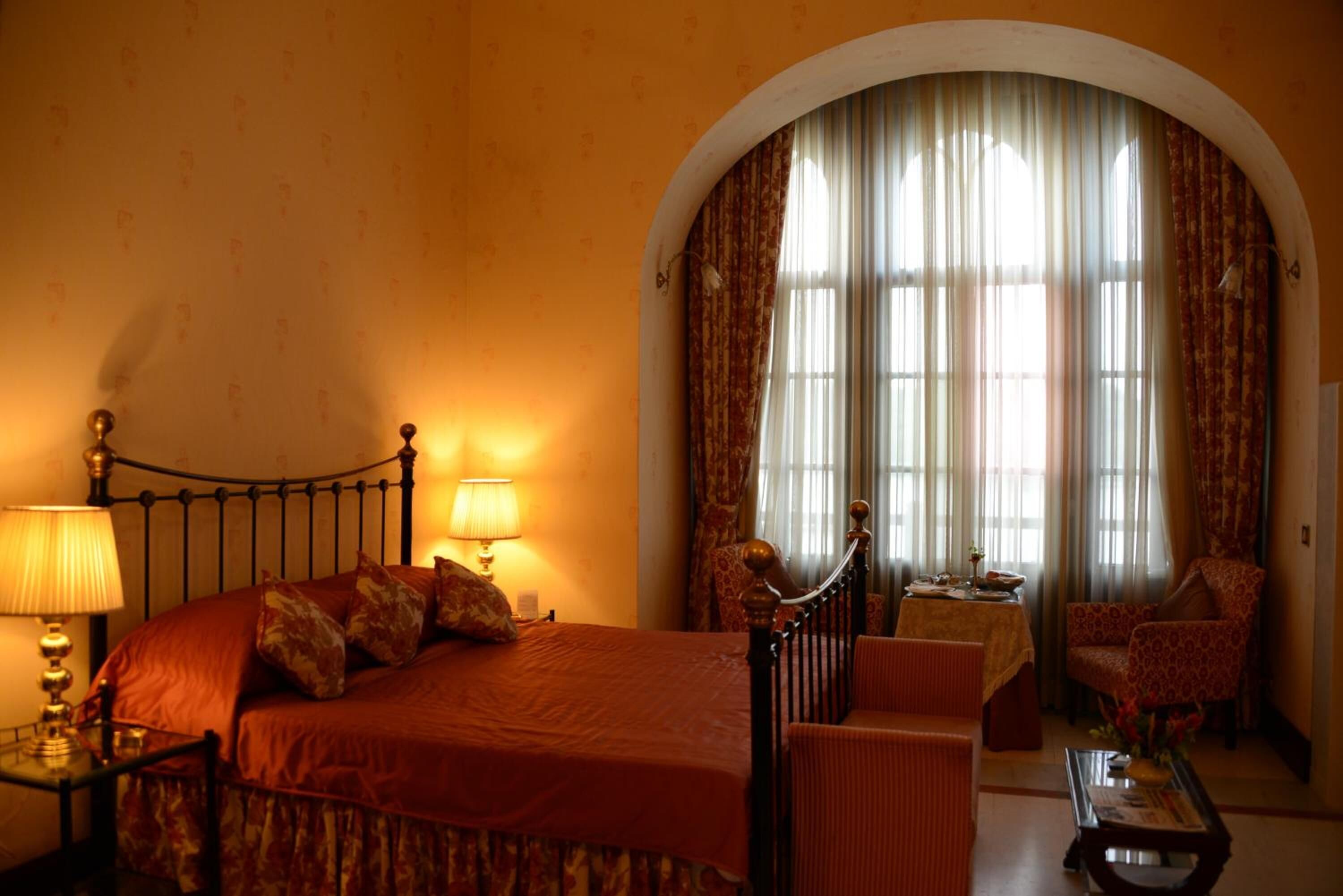 premium bedding, select comfort beds, minibar, in-room safe