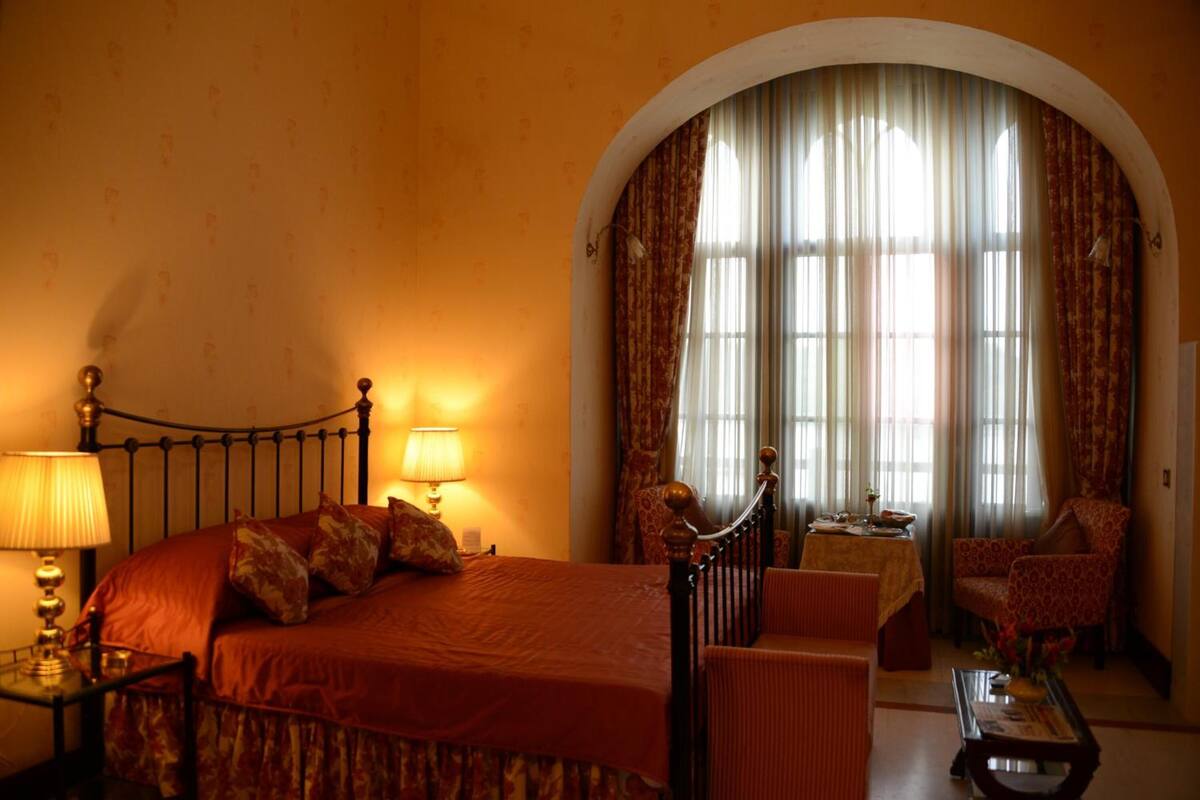 premium bedding, select comfort beds, minibar, in-room safe