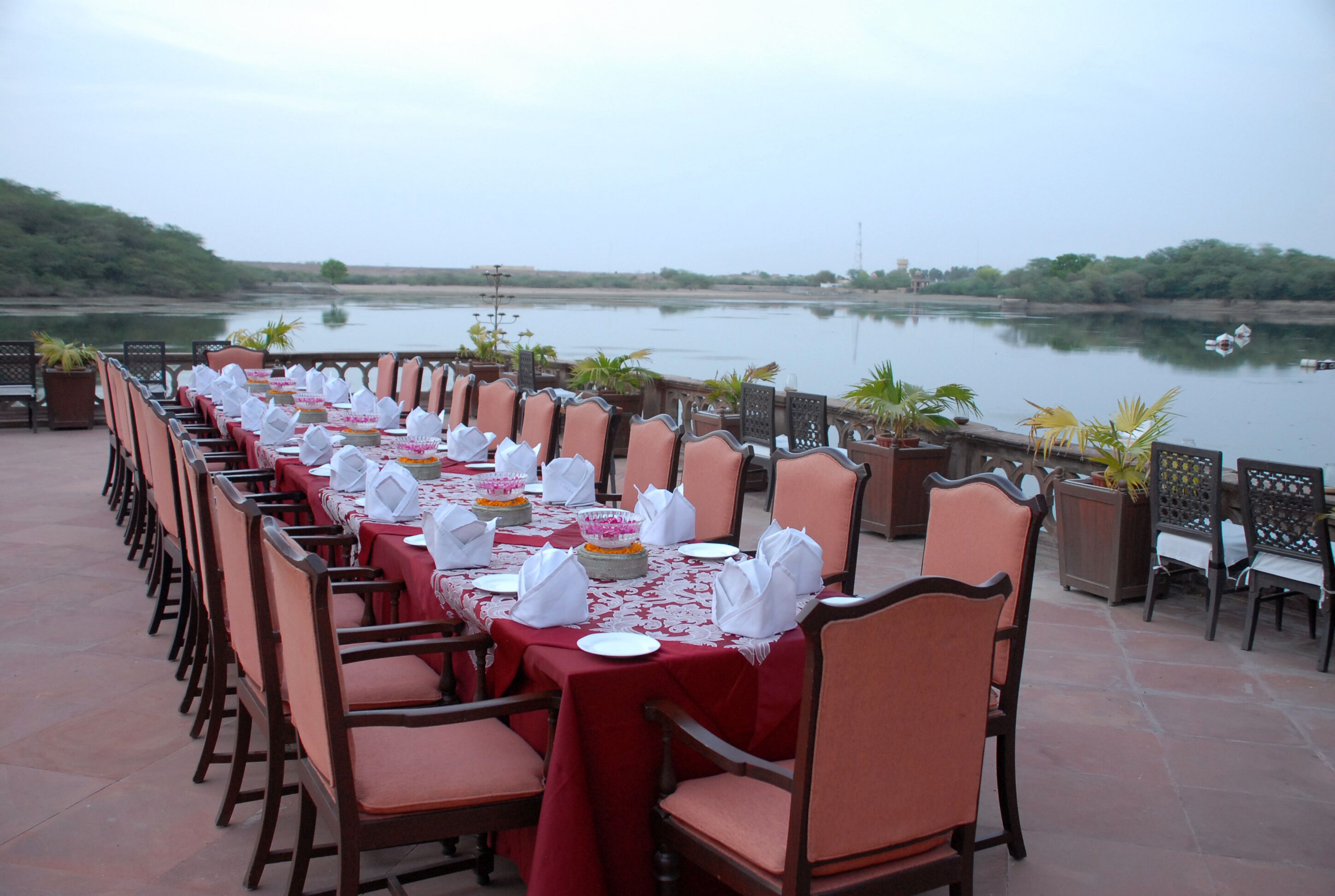 屋外バンケット スペース