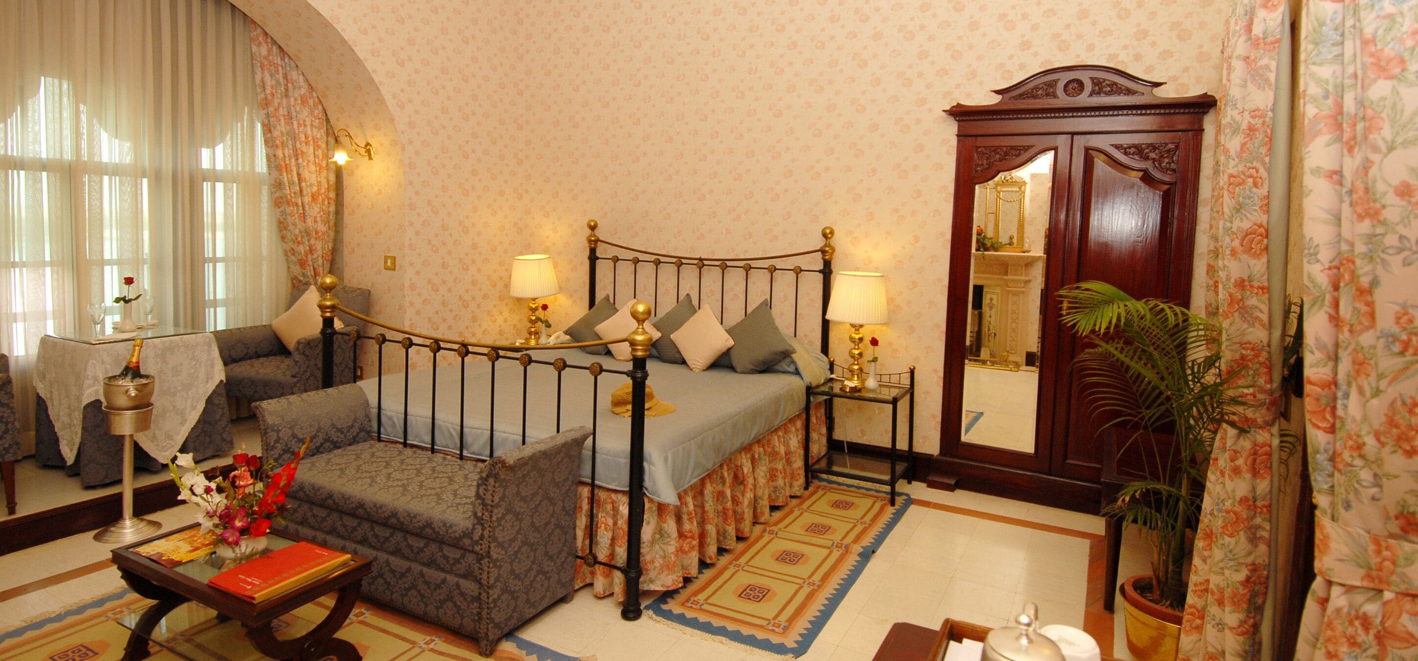 exclusive suite, 1 bedroom | premium bedding, select comfort beds, minibar, in-room safe