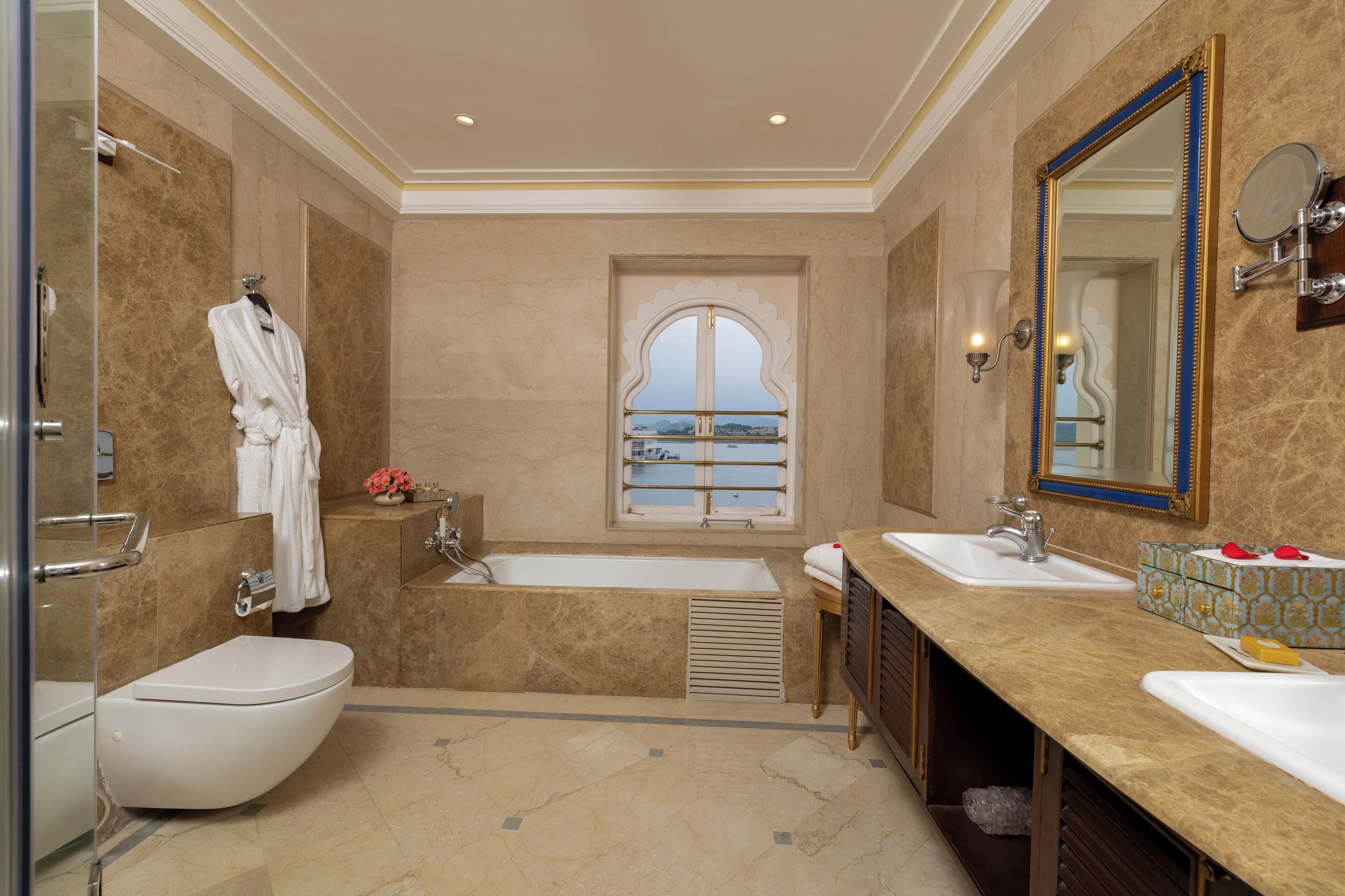 royal suite lake view | bathroom | combined shower/bathtub, jetted bath, free toiletries, hair dryer