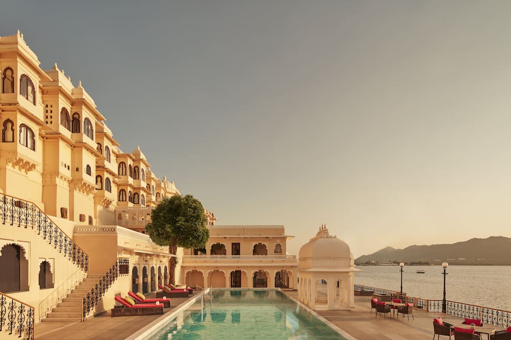 Taj Fateh Prakash Palace