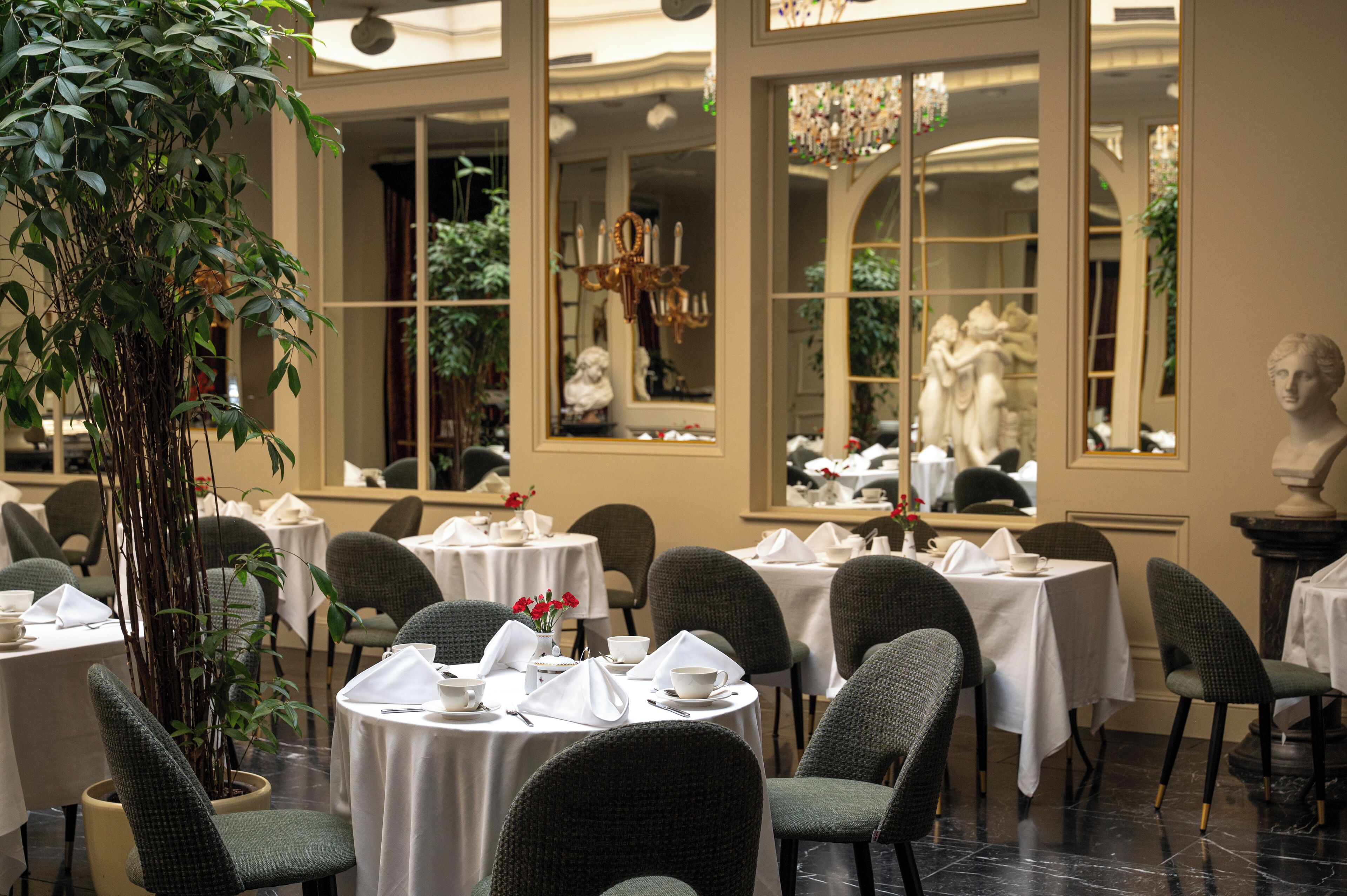 Colazione a buffet, servita tutte le mattine (30 EUR a persona) 