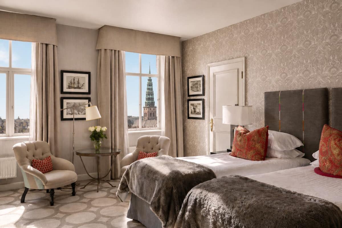 Deluxe Room (Twin)