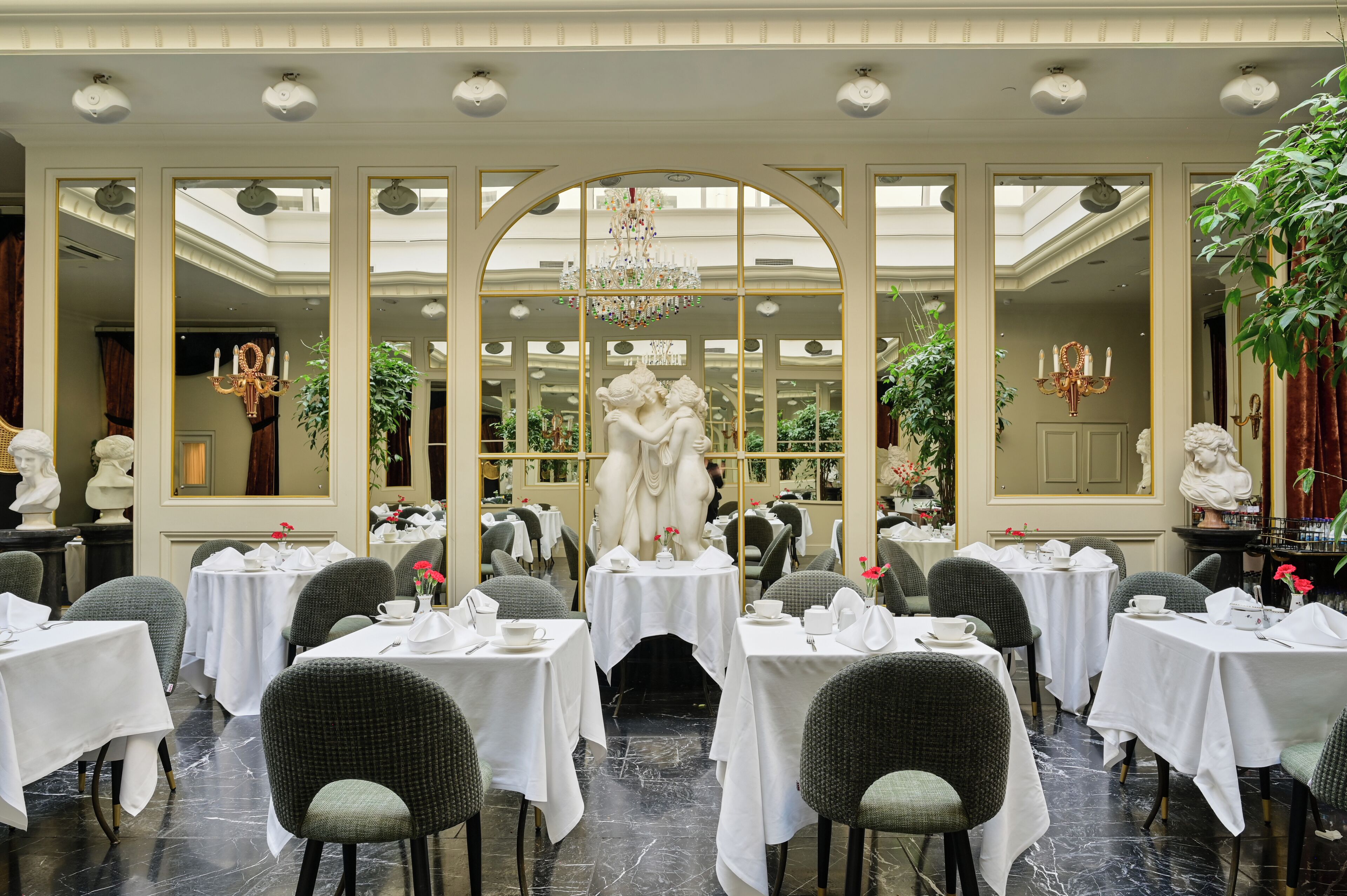 Frokostbuffé hver dag (EUR 30 per person)