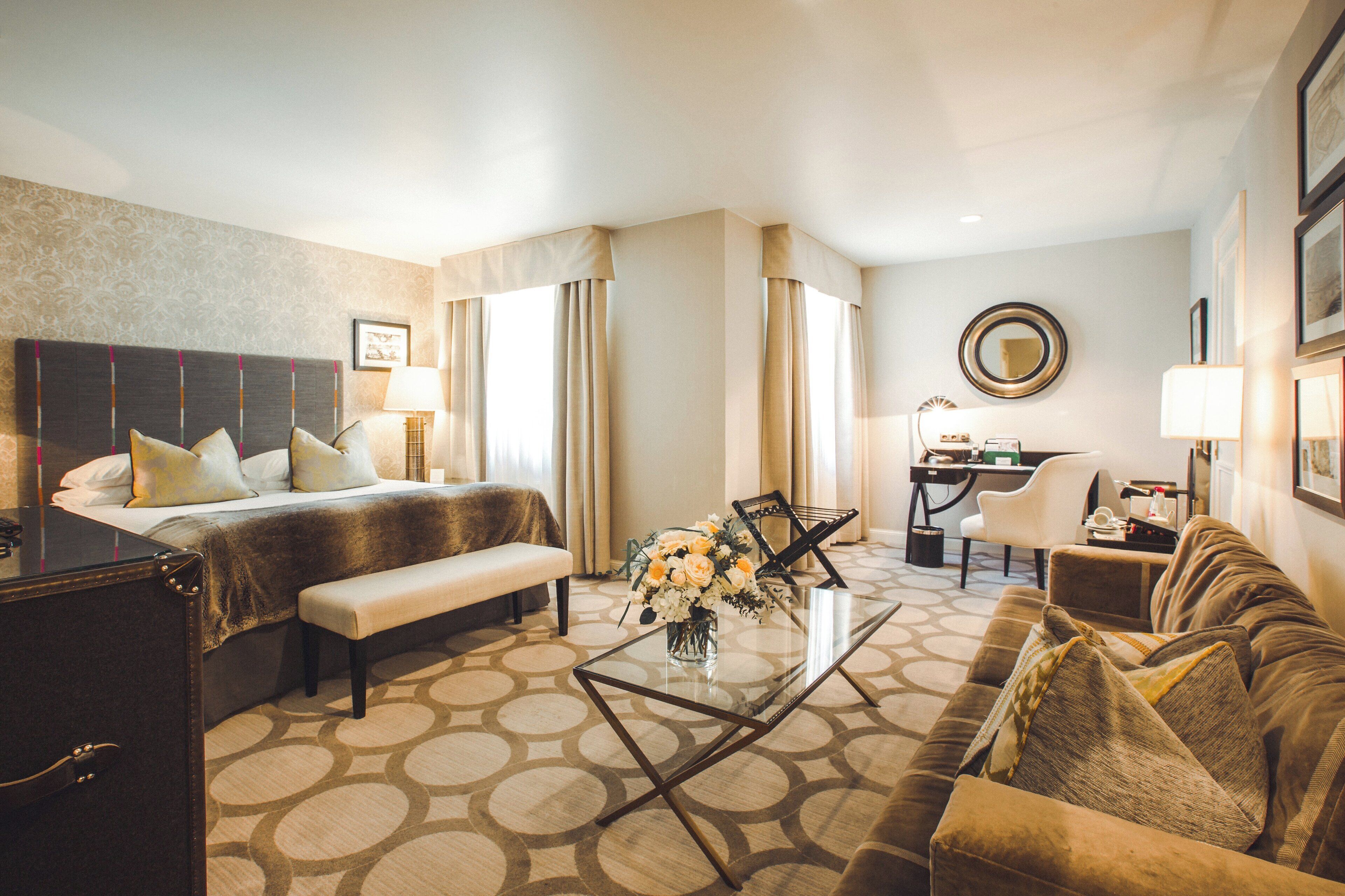 Business Room, 1 King Bed with Sofa bed