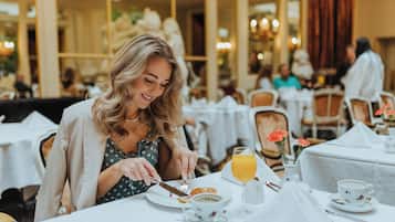 Frokostbuffé hver dag (EUR 30 per person)