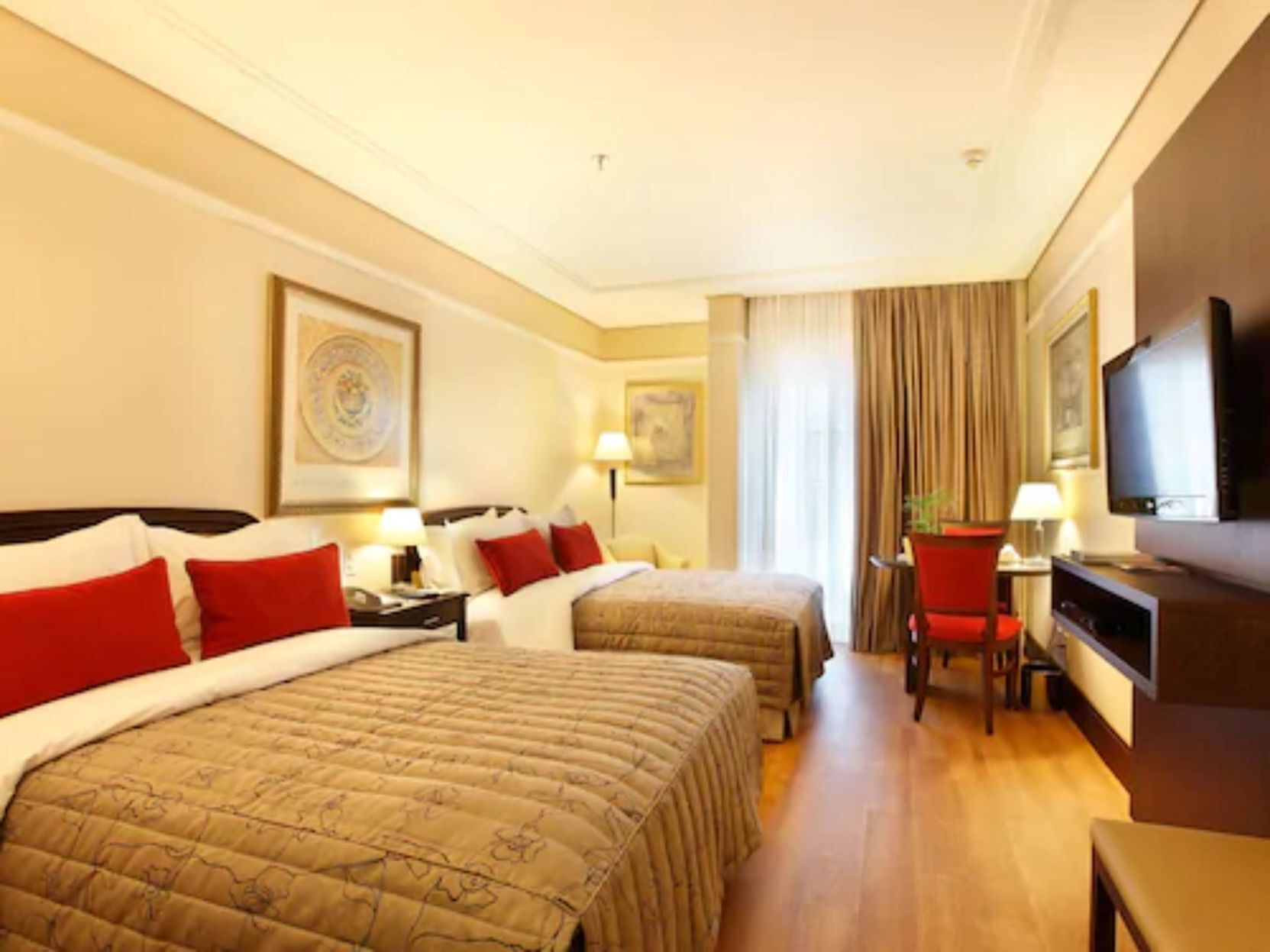 Hypo-allergenic bedding, minibar, in-room safe, desk