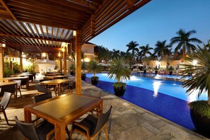 7 outdoor pools, pool umbrellas, pool loungers - Royal Palm Plaza Resort Campinas (Campinas)