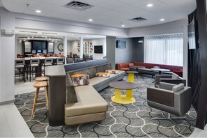 Bar (on property) - Springhill Suites Milford (Milford)