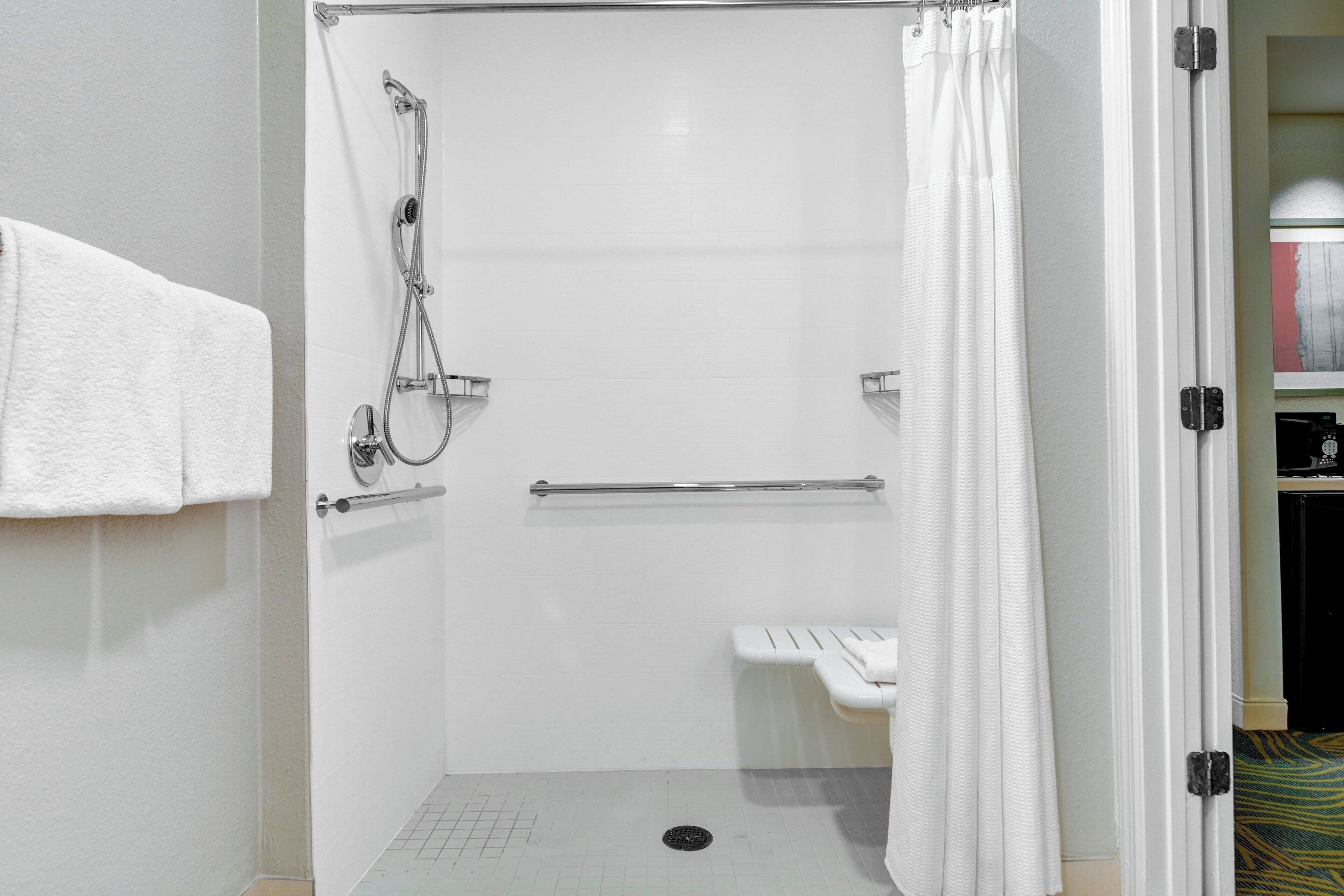 combined shower/bathtub, free toiletries, hair dryer, towels