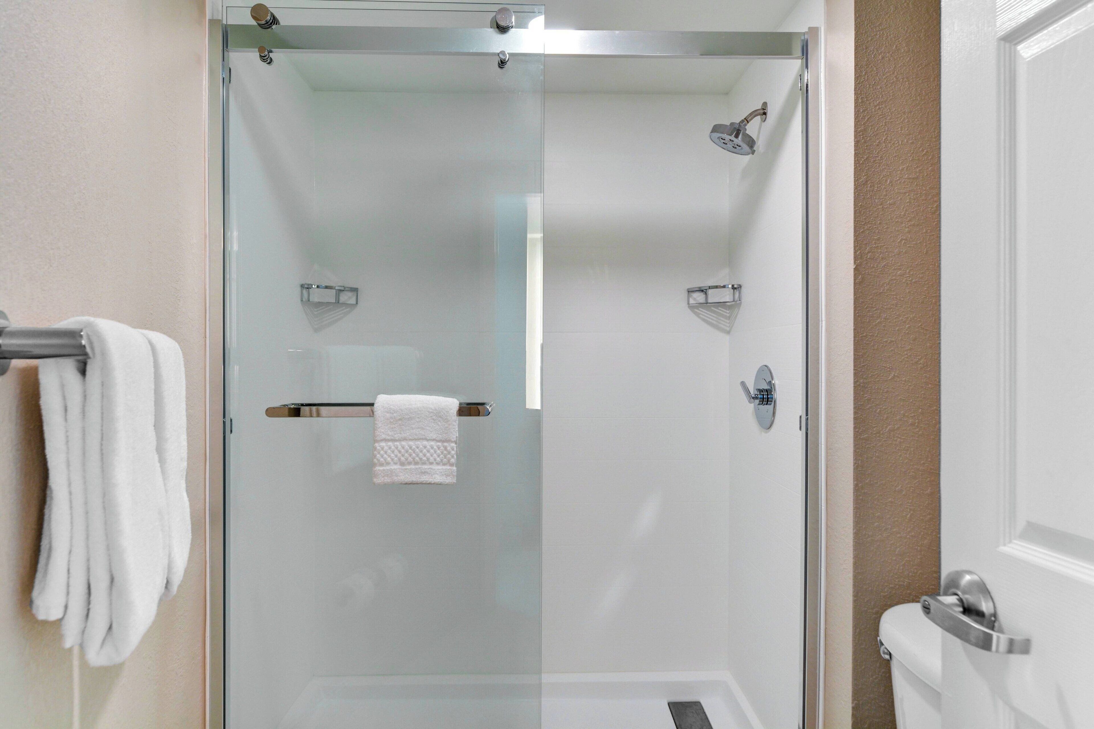 combined shower/bathtub, free toiletries, hair dryer, towels