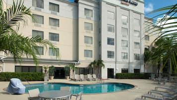 Outdoor pool, pool umbrellas