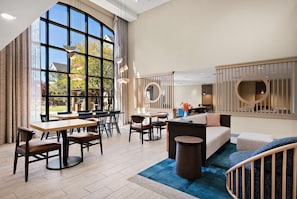 Coin salon dans le hall