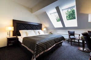 Deluxe Single Room | Minibar, in-room safe, desk, blackout drapes - Selsky Dvur Sivek Hotels (Prague)